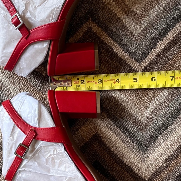 Naturalizer Red Sandal NIB 3 inch heel - Picture 4 of 7